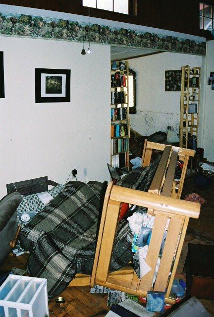 home_30Aug_21.jpg - Living room view looking towards the dining room.