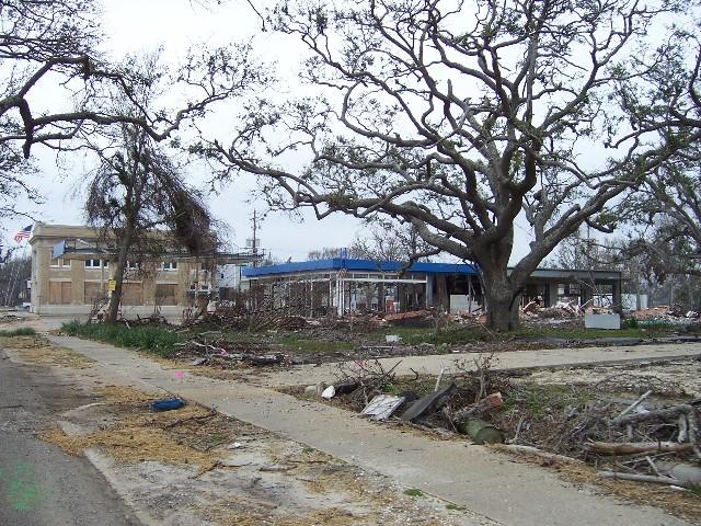 coast_post_katrina_011.JPG - Pass Christian - Russell's Cheveron and Hancock Bank