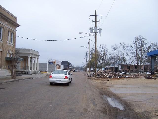 coast_post_katrina_012.JPG - Pass Christian - Davis Drive looking north towards railorad tracks