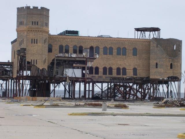 coast_post_katrina_066.JPG - Biloxi - Treasure Bay Casino entrance, casino barge originally sat directly behind this building.