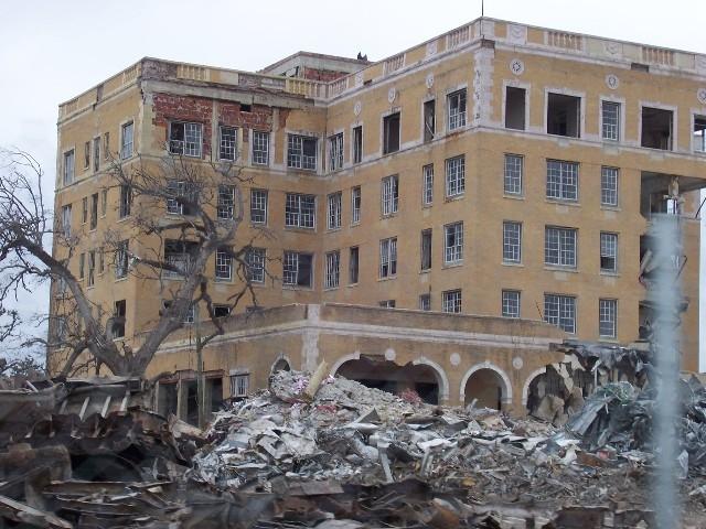 coast_post_katrina_092.JPG - Biloxi - Tivoli Hotel - Five people died in this hotel during the storm.