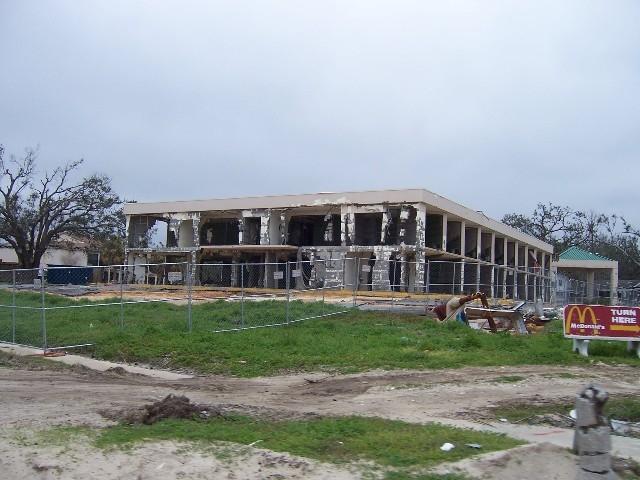 coast_post_katrina_126.JPG - Biloxi - Remains of a hotel built after hurricane Camille.