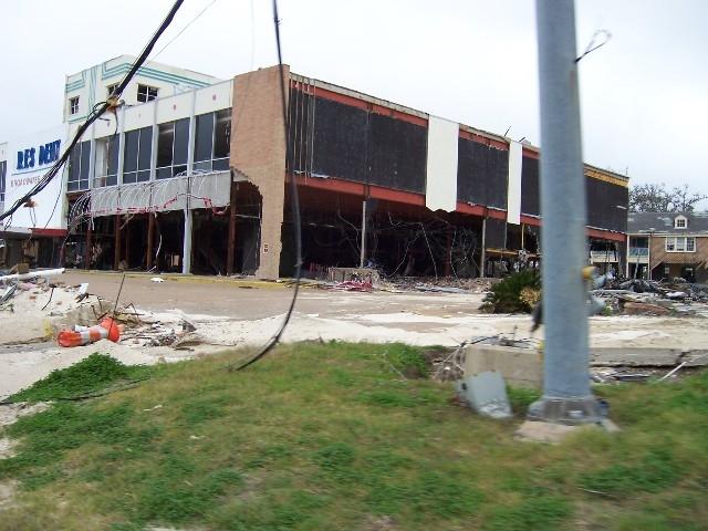 coast_post_katrina_137.JPG - Biloxi - Broadwater / President Casino Hotel. The original Broadwater Hotel opened in 1939. Its first owner was Pete Martin Sr., a legendary Coast gambler and rum runner, who operated a casino in the hotel when gambling was illegal.