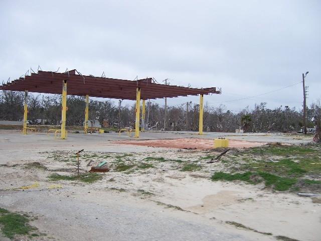 coast_post_katrina_144.JPG - Biloxi - Kangaroo Gas staton at the corner of Hwy 90 and Brady Drive, the street Randy's mom lived on.