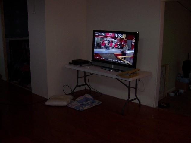 house87.jpg - This table served as our entertainment center for awhile